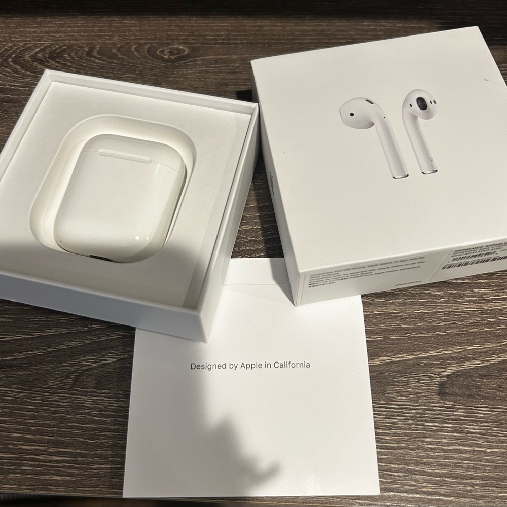 Apple Wireless Earbuds with White Charging Case